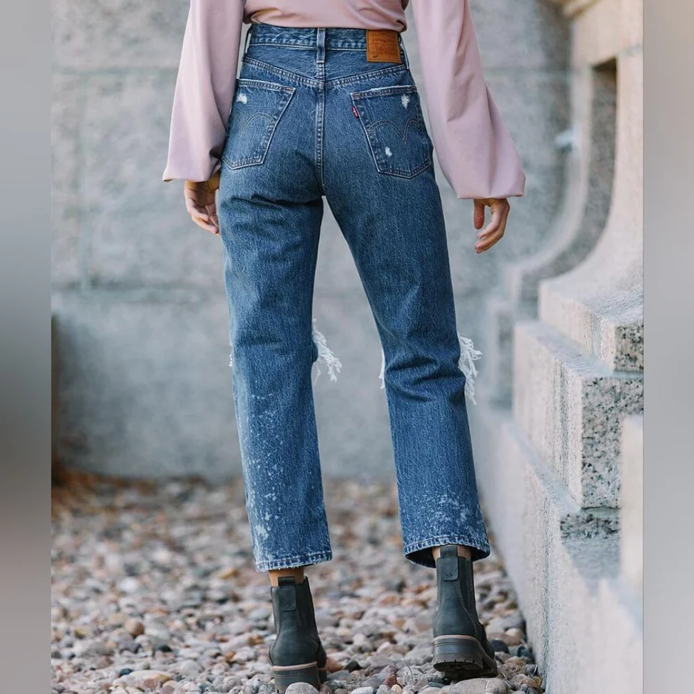 Levi's Premium 501 Original Cropped Jean - Picture 2 of 7